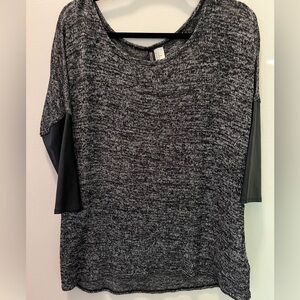 H&M Black and Gray Short Sleeve Top